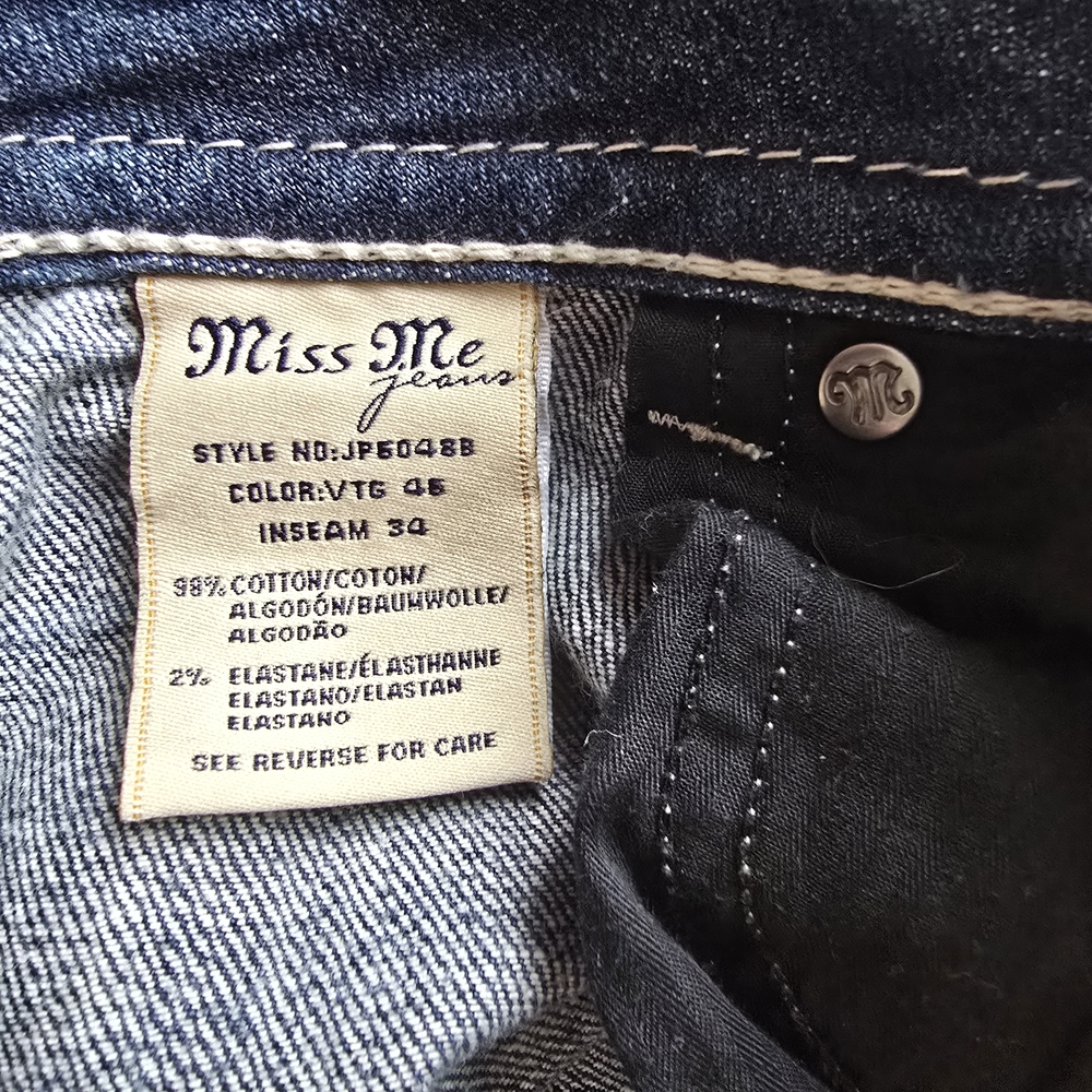 Miss Me Dark Denim Jeans Fleur-de-lis Design Size 29 With 34" Inseam - Picture 5 of 5
